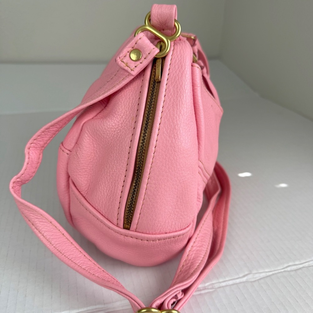Victoria Leather pink pebble leather teardrop shape crossbody bag - Picture 3 of 14